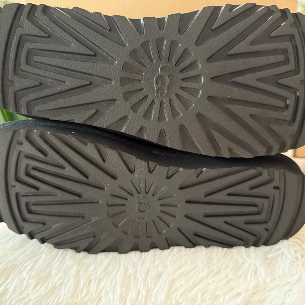 UGG Saniya Mini Bootie - Picture 9 of 13